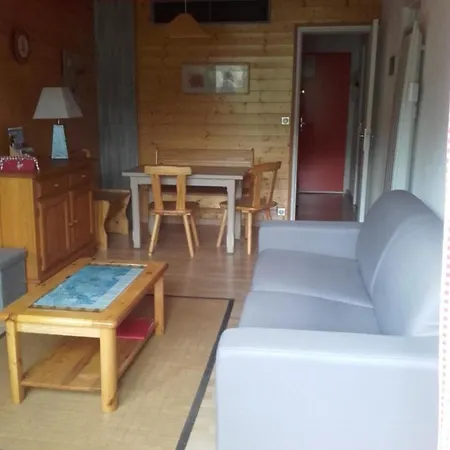 Apartment Larnica *